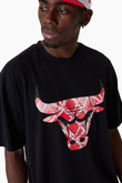 Camiseta Chicago Bulls NBA Infill Logo de New Era ⭐️