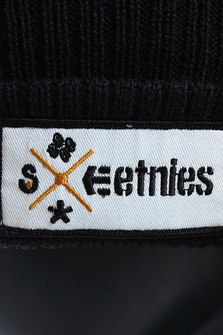 UNITED X ETNIES