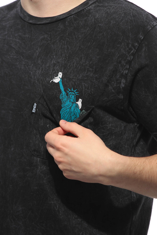 関送込★RIPNDIP★Liberty Pocket Tee Liberty Pocket Tee (Charcoal) – RIPNDIP