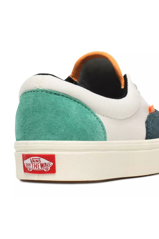 Vans comfycush best sale era bugs