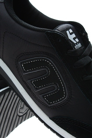 LO-CUT II LS