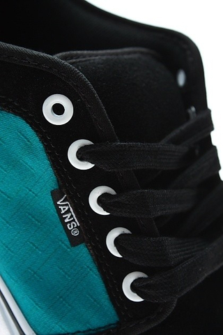 CHUKKA LOW