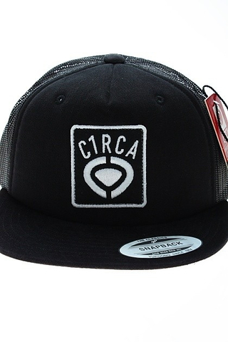 LOGO TRUCKER