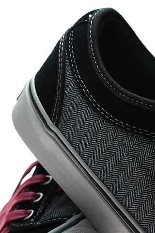CHUKKA LOW
