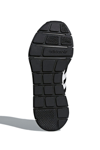 Adidas Swift Sneakers CQ2025 Core Black/Ftwr White/Core Black