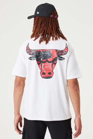 New Era Chicago Bulls NBA Infill Team Logo Oversized T-shirt