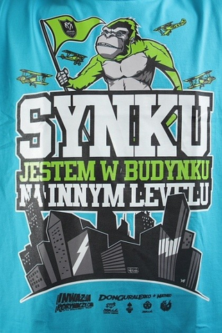 SYNKU JESTEM W BUDYNKU