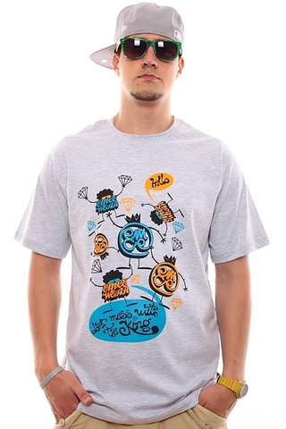 WEAR THE KING