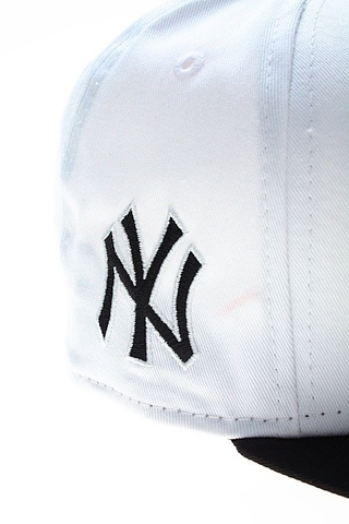 BIG PUNCH SNAP NEW YORK YANKEES