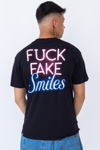 Diamante Wear Fuck Fake Smiles T-shirt