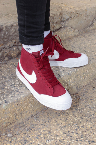verjaardag Pompeii Verbeelding Nike SB Blazer Zoom Mid XT Sneakers Dark Team Red White EQ Rouge 876872-619